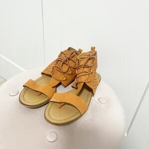 Lucky Brand Tan Perforated Gladiator Sandals Size 9.5